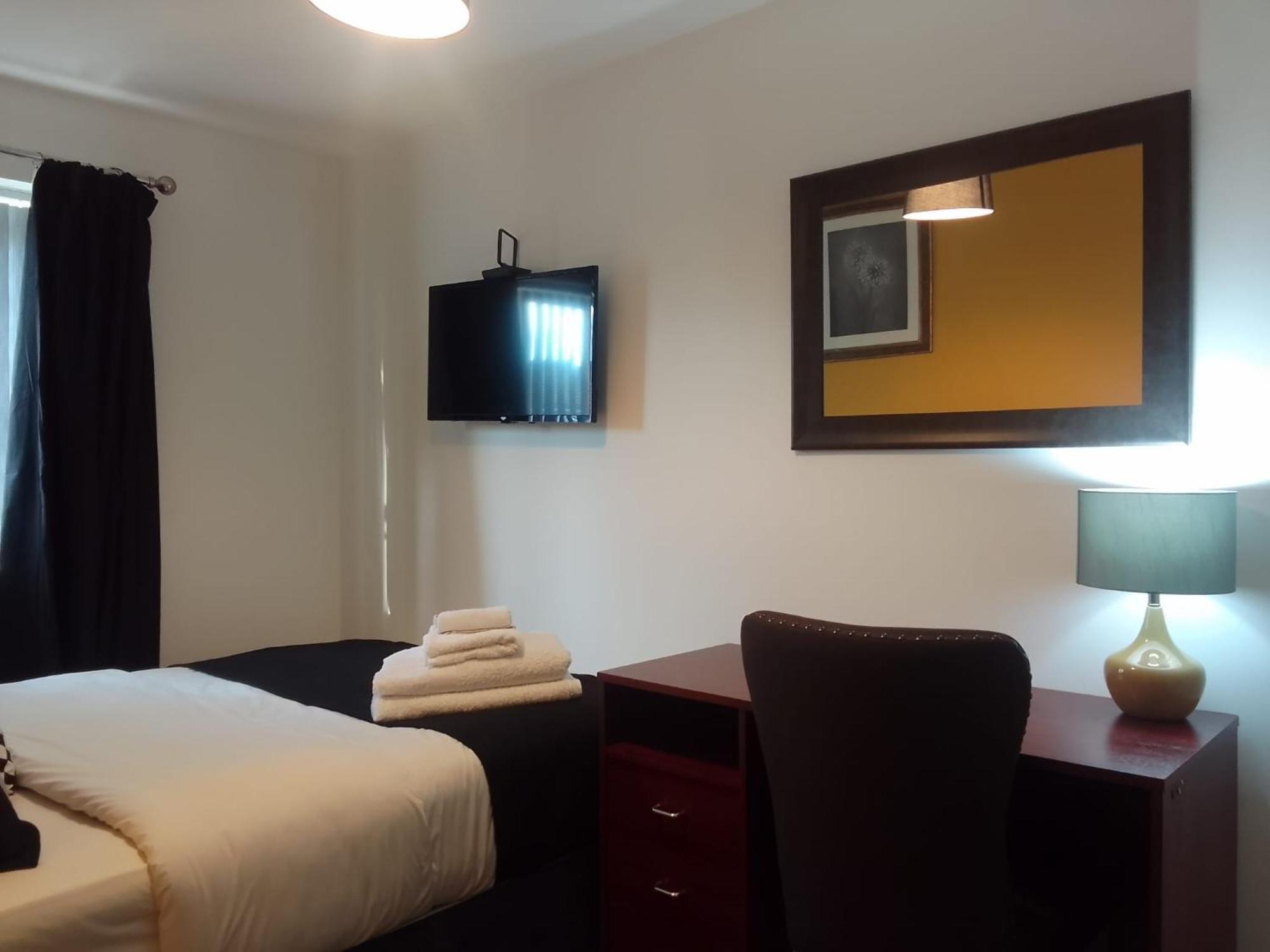 Cosy Stay In Walsall By Ideal Home Bloxwich Exterior foto